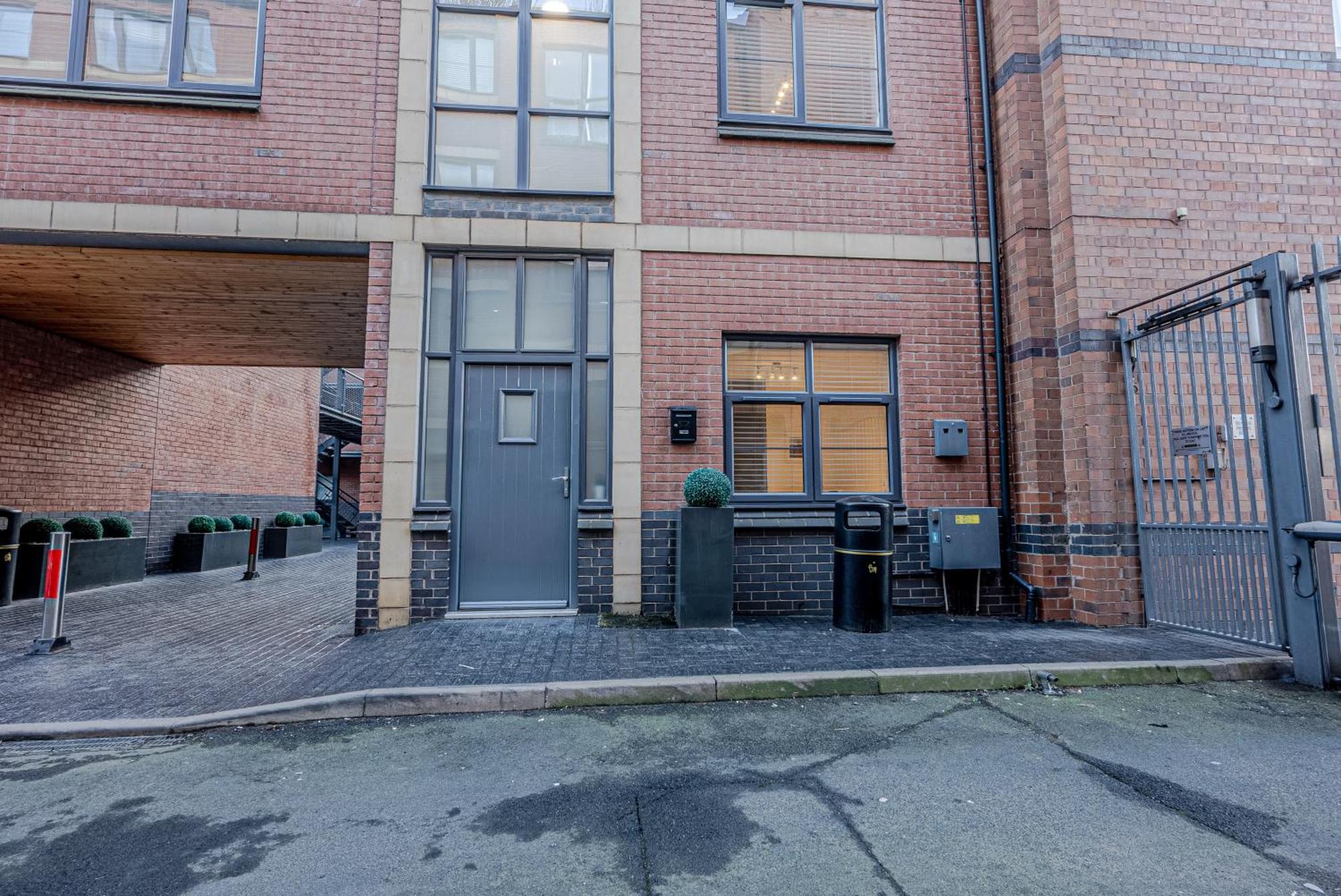 Stunning Three Bedroom Townhouse In The Jewellery Quarter, Birmingham City Centre Sleeps 5- Free Parking Εξωτερικό φωτογραφία