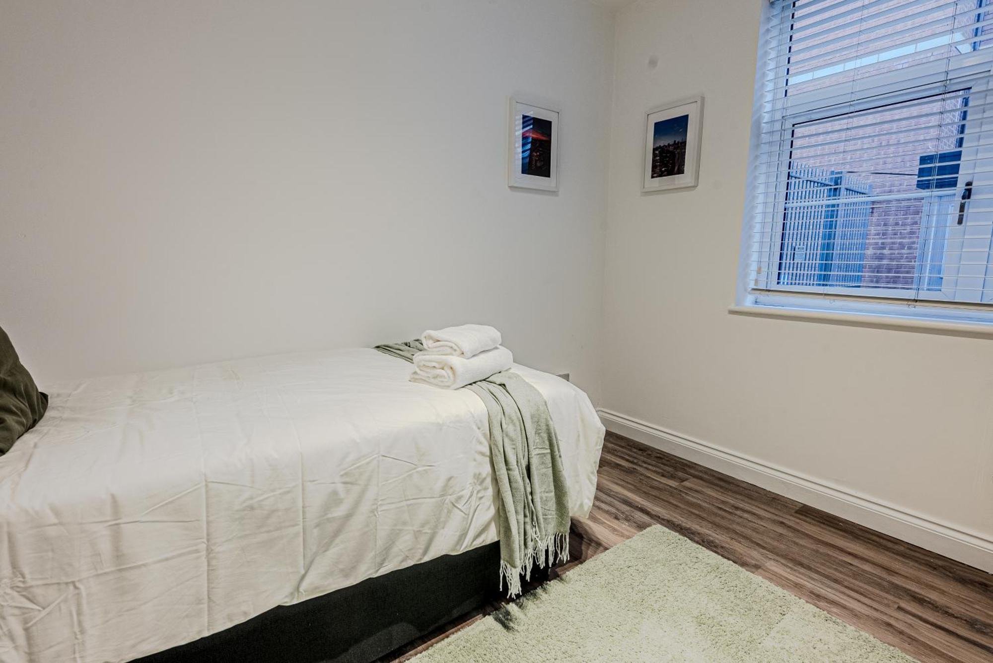 Stunning Three Bedroom Townhouse In The Jewellery Quarter, Birmingham City Centre Sleeps 5- Free Parking Εξωτερικό φωτογραφία